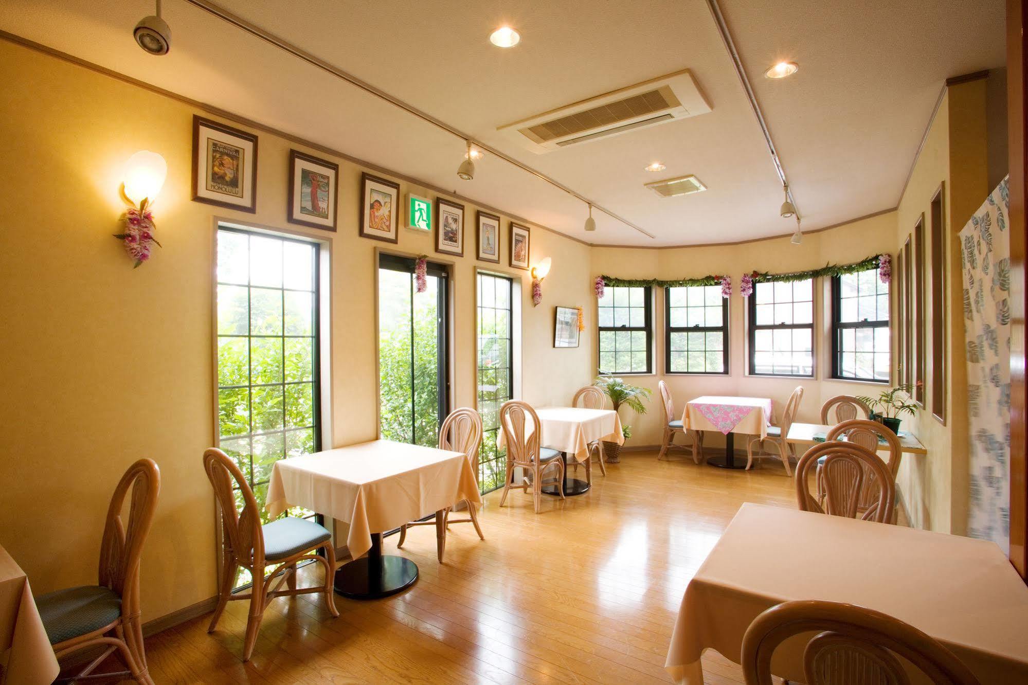ペンションカパルア軽井沢 Hotell Karuizawa Eksteriør bilde